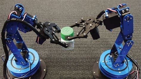 robots that track moving objects